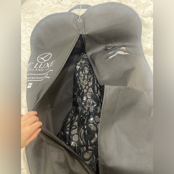 Dress - Picture 7 of 7